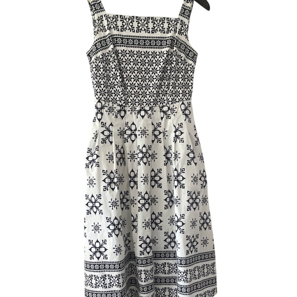 Boden Dresses & Skirts - Boden White/Blue Floral 100% Cotton Fit & Flare Sleeveless Midi Dress 2R